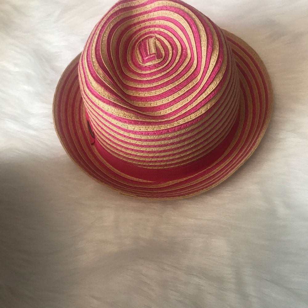 Fedora - Picture 2 of 2